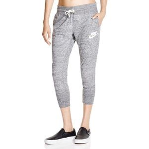 Nike Cropped Sweatpants